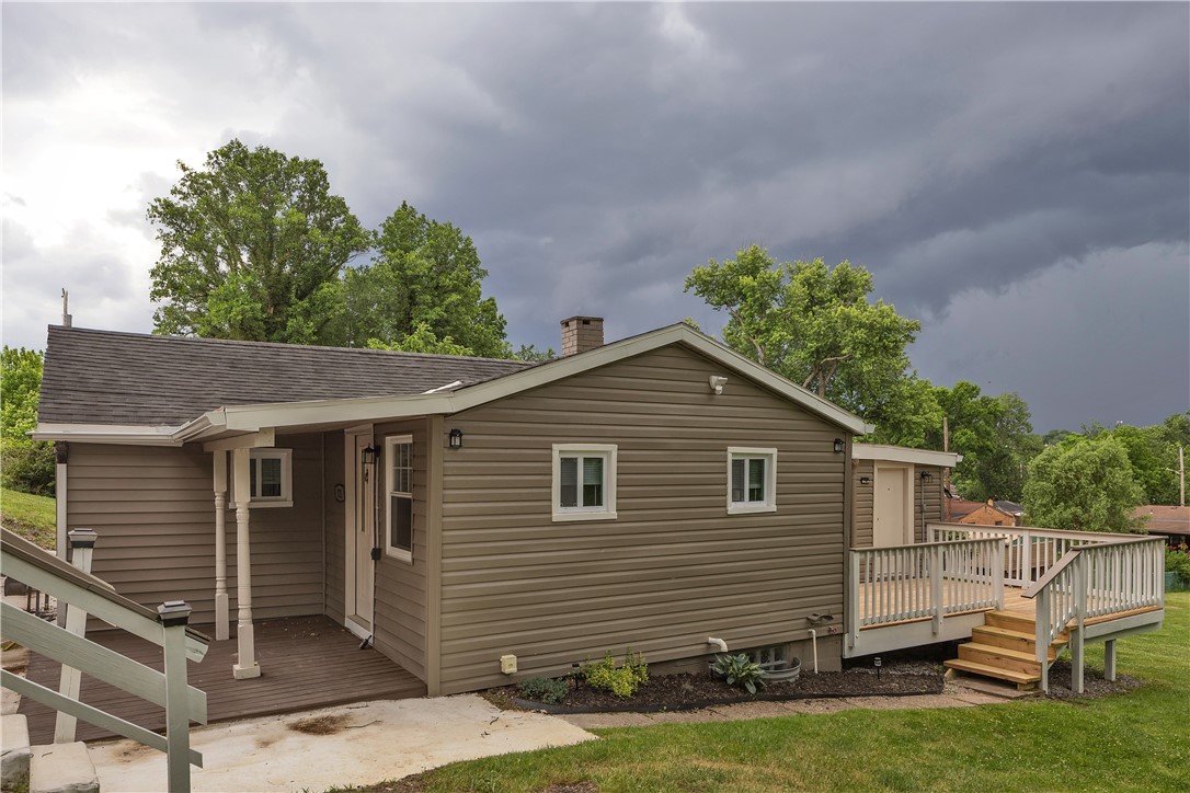 121 College Ave — photo 1