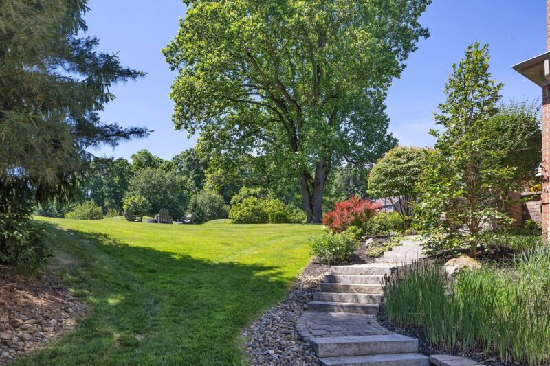 112 Middleground Place — photo 3