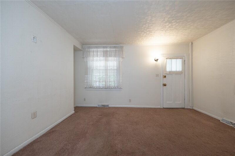 2045 VERONICA STREET — photo 7