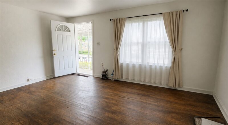 1118 Woodbine St — photo 3