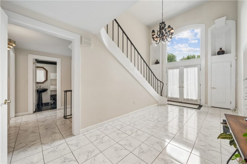 180 Springmeadow Dr — photo 5