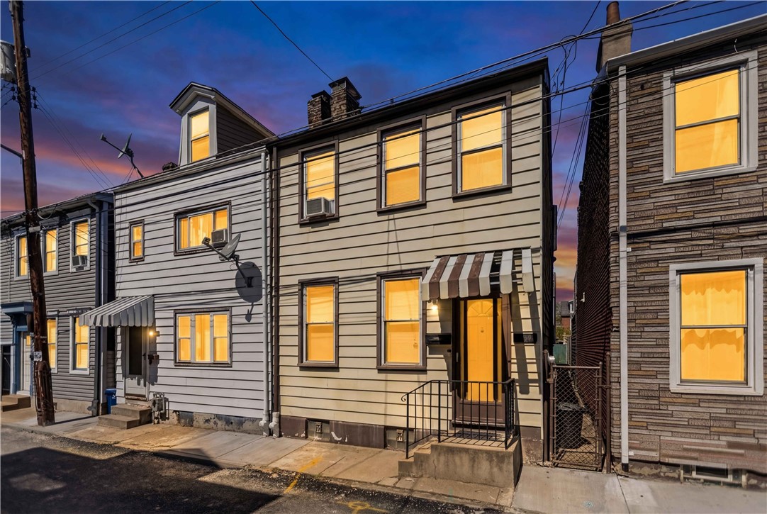 1813 Fox Way — photo 1
