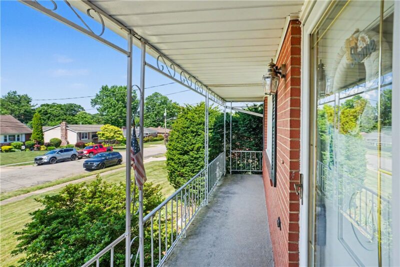 2107 Lynwood Dr — photo 4