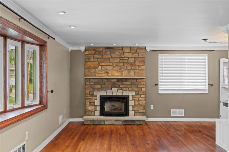 1351 Carnahan Rd — photo 6