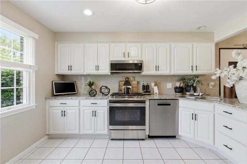 110 Longvue Dr — photo 4
