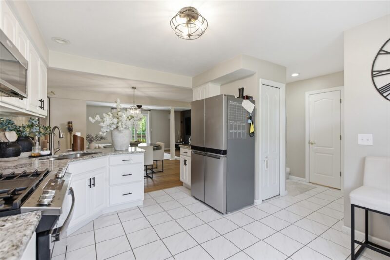110 Longvue Dr — photo 6