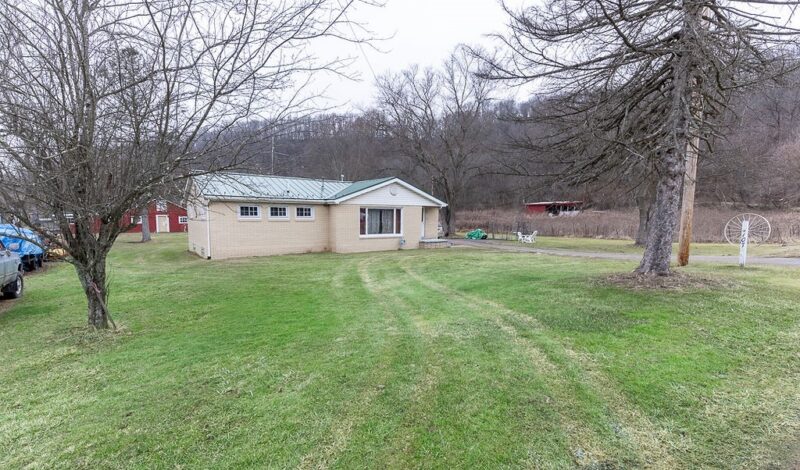 107 Wallace Dr — photo 2