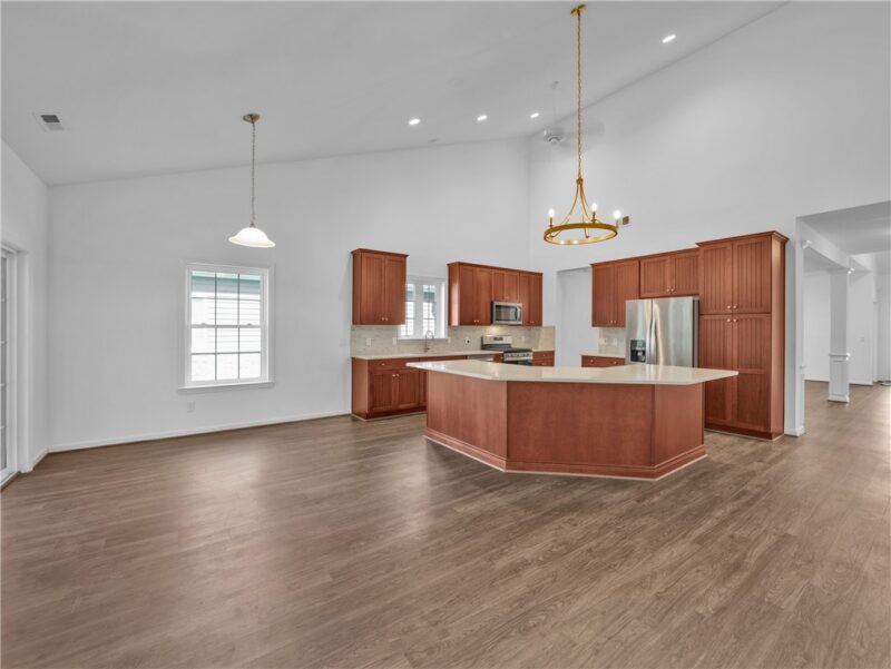 6018 Liberty Boulevard — photo 8
