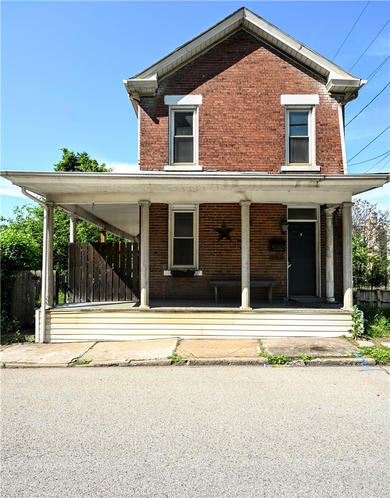 697 E Main St — photo 1