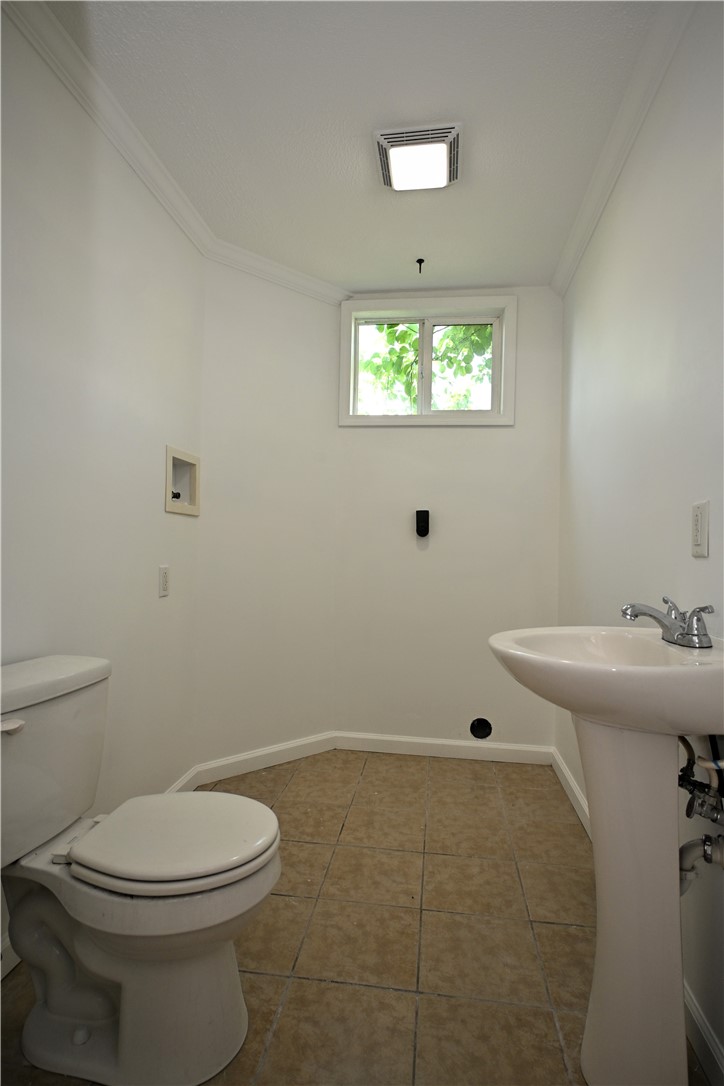 697 E Main St — photo 6