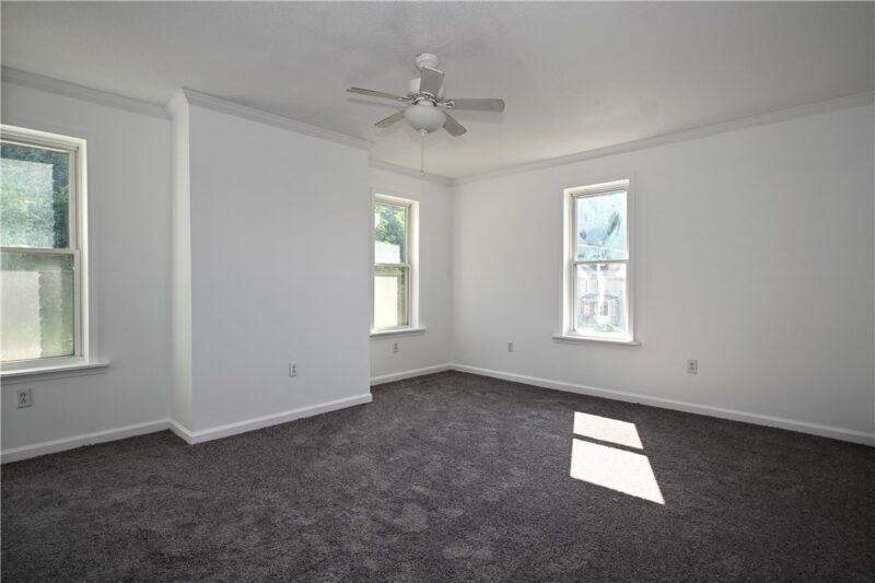 697 E Main St — photo 8