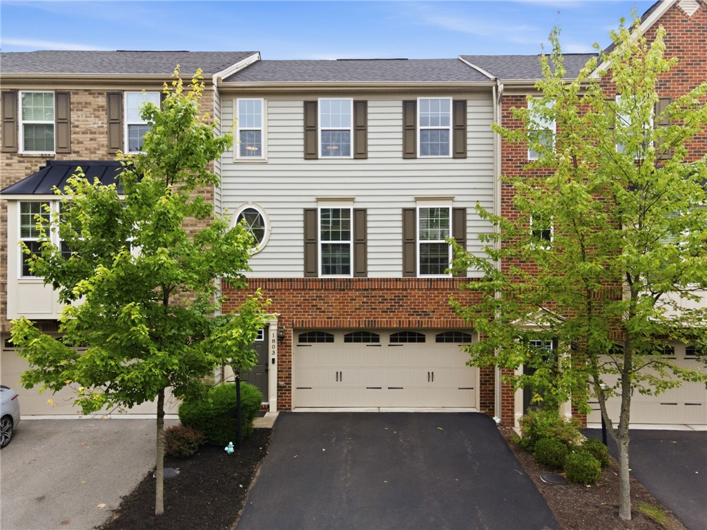 1803 Pointe View Dr — photo 1