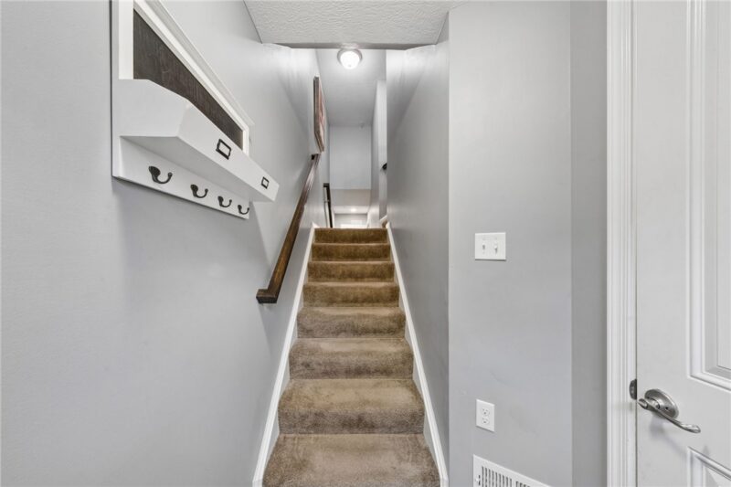 1803 Pointe View Dr — photo 3