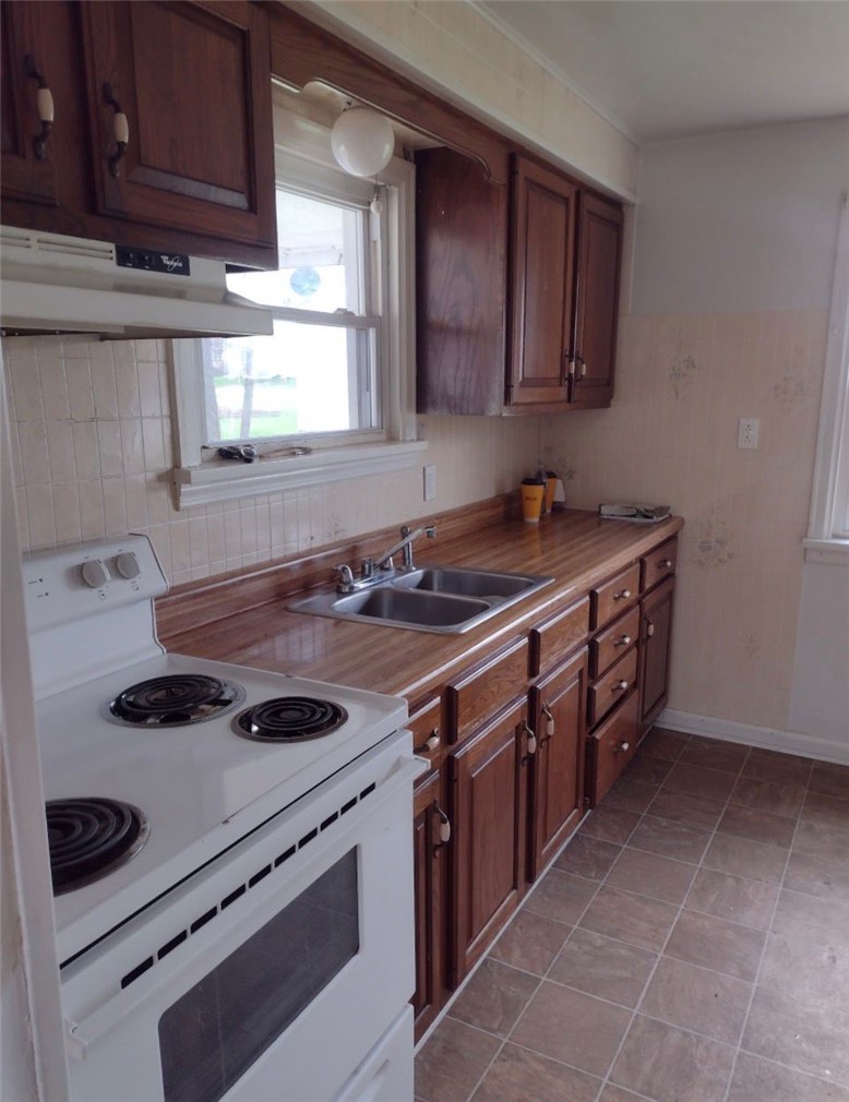 243 Kay St — photo 3