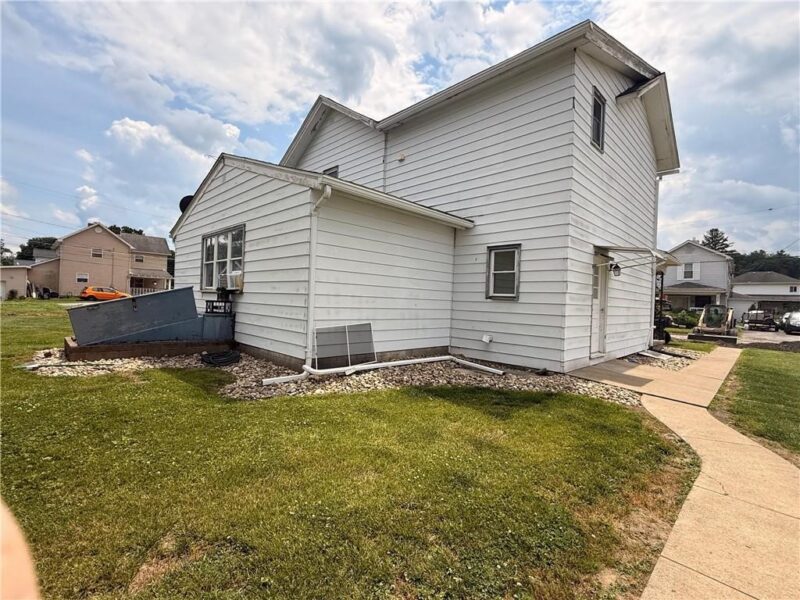 239 Kay St — photo 3