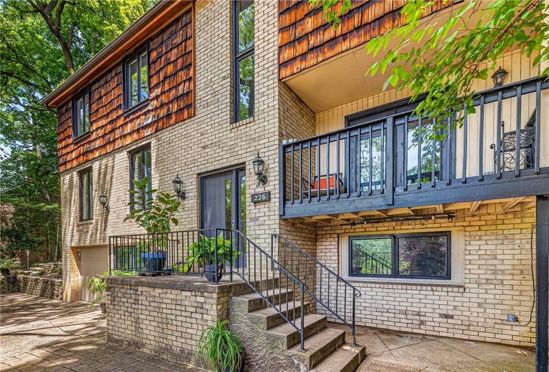 226 Seminole Drive — photo 1