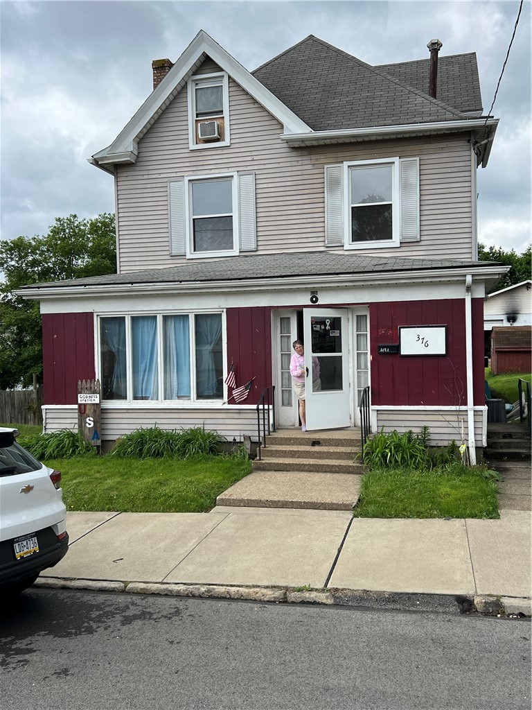 376 Vermont Ave — photo 1