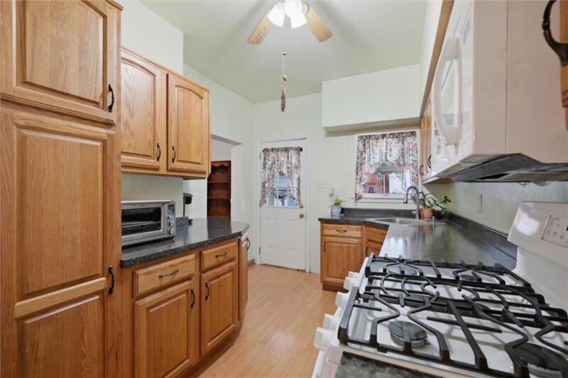 145 Jefferson Ave — photo 7