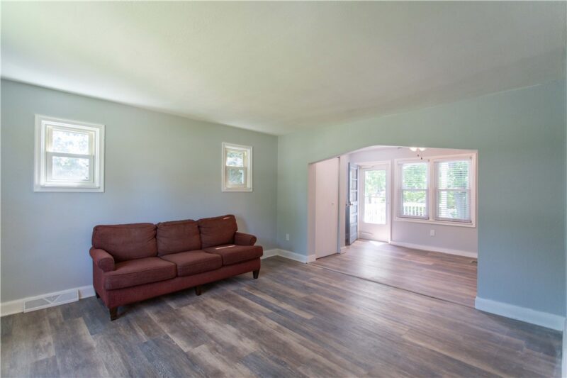 523 Western Avenue — photo 2