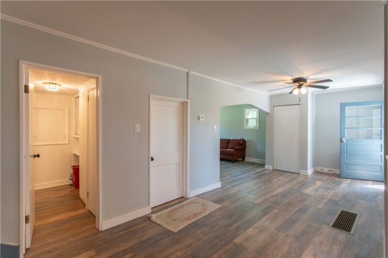 523 Western Avenue — photo 8