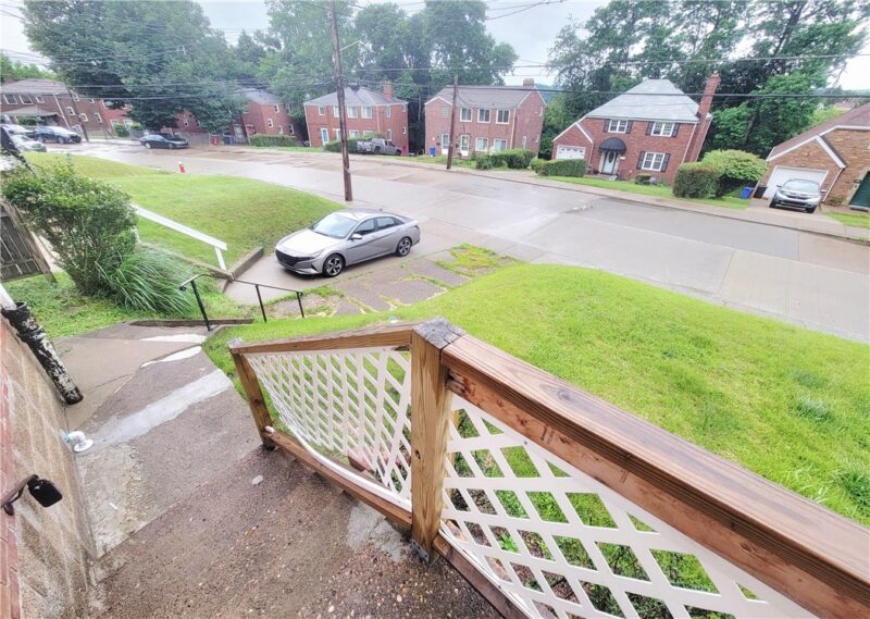 1152 Woodbine St — photo 2