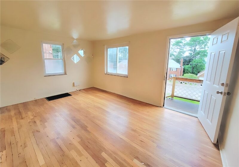 1152 Woodbine St — photo 6