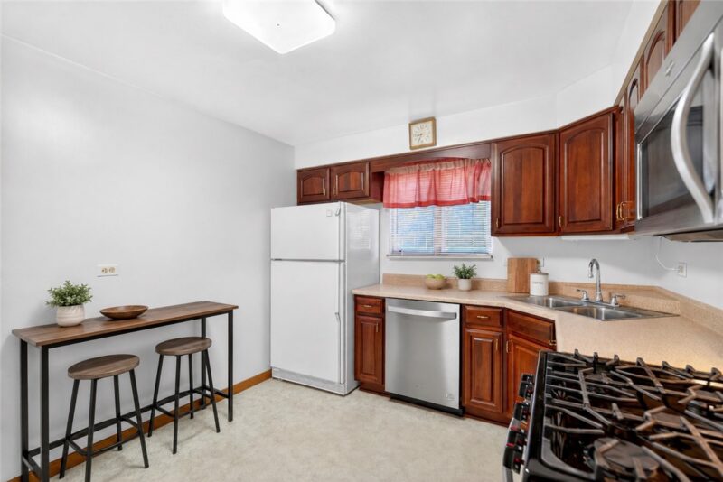 34 Westmoreland Dr. — photo 5