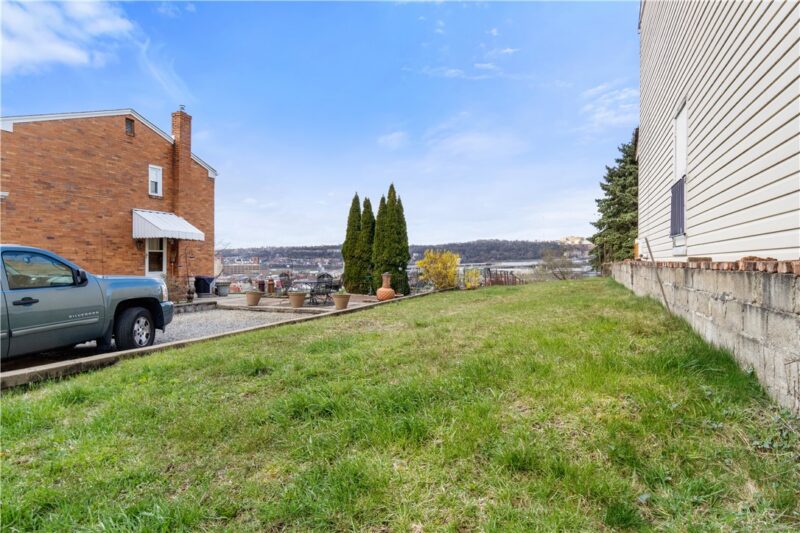2415 Leticoe Street — photo 2