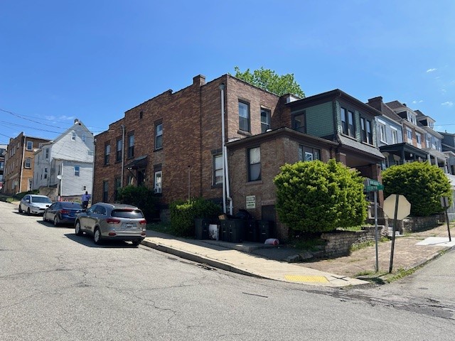 2201 Hawthorne Avenue — photo 1