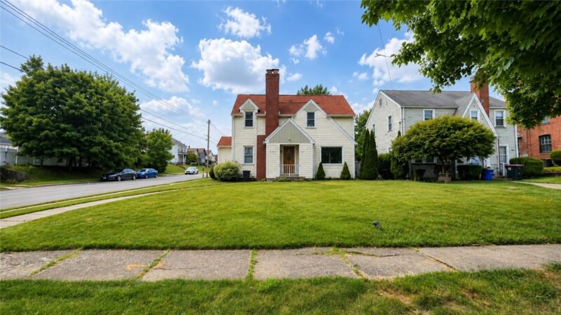 2201 Delaware Ave — photo 2