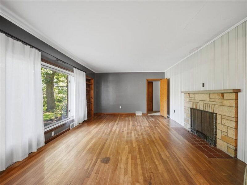 142 Center Grange Rd — photo 3