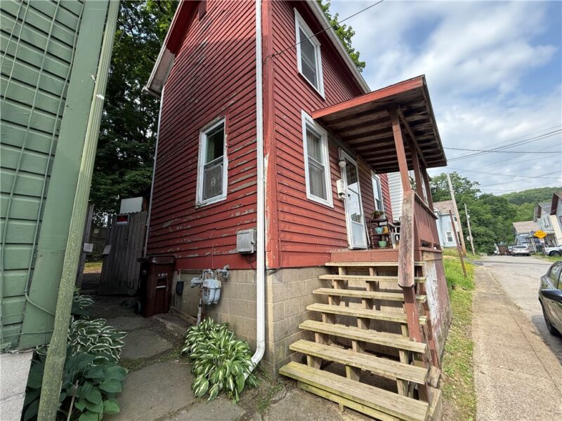 1345 New St — photo 3