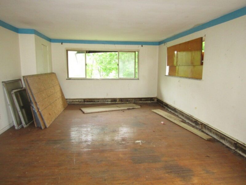 534 Clifton Ave — photo 3