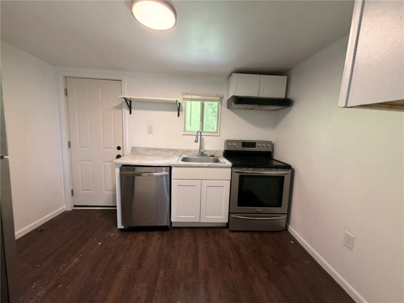 340-342 Kenney Ave — photo 7