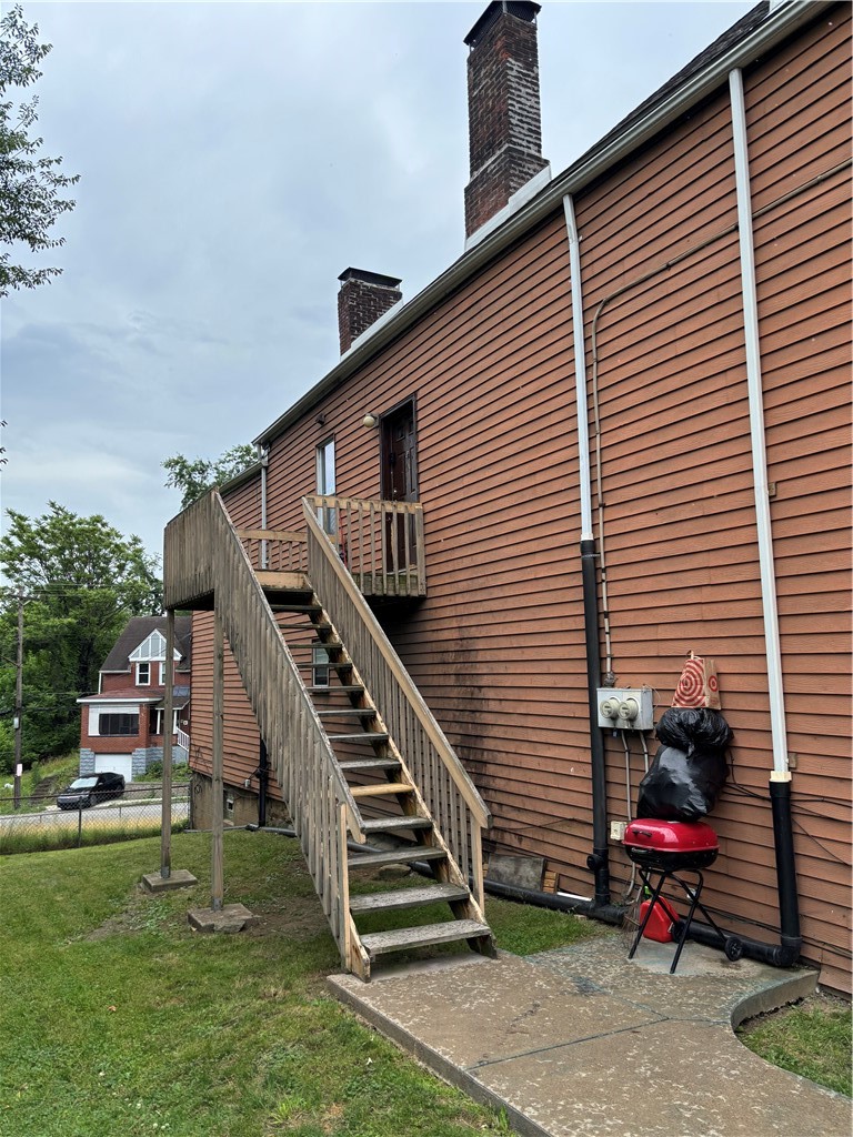 1010 Lincoln Avenue — photo 2