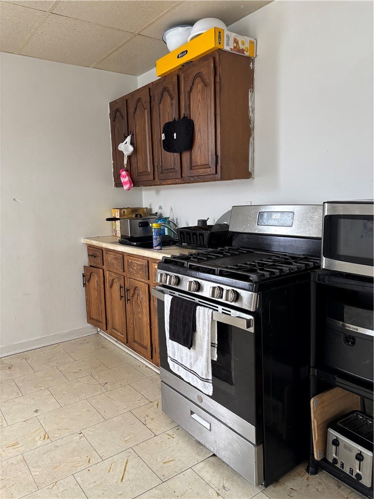 1010 Lincoln Avenue — photo 8