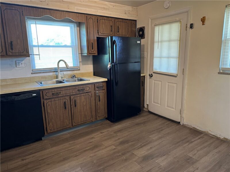 1311 Athalia Avenue — photo 8