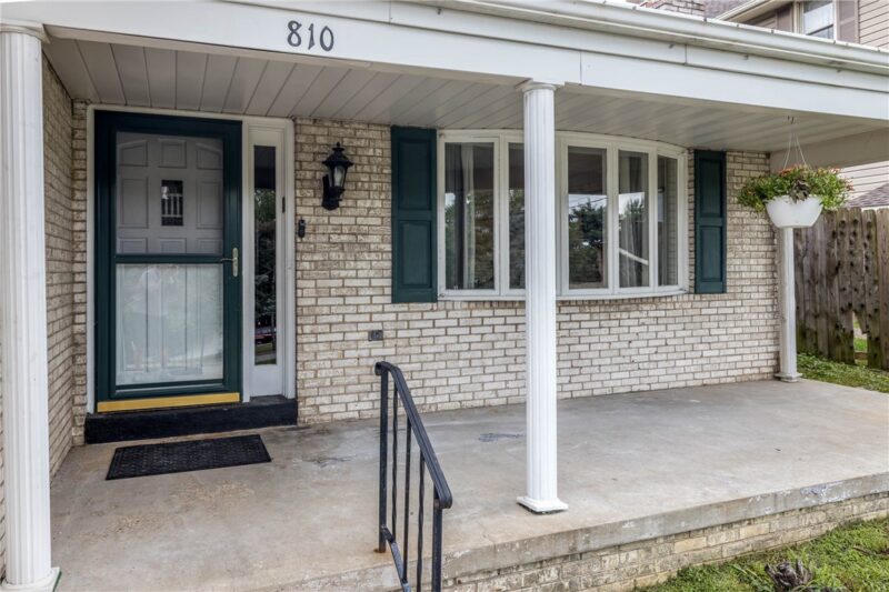 810 Summerlea Ave — photo 3