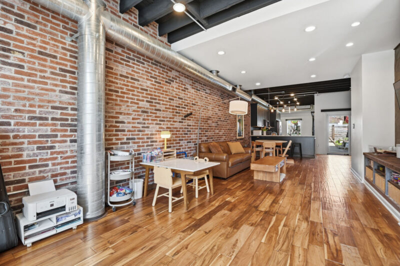 3945 Liberty Ave — photo 3