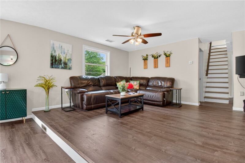 145 Robinson Place — photo 6