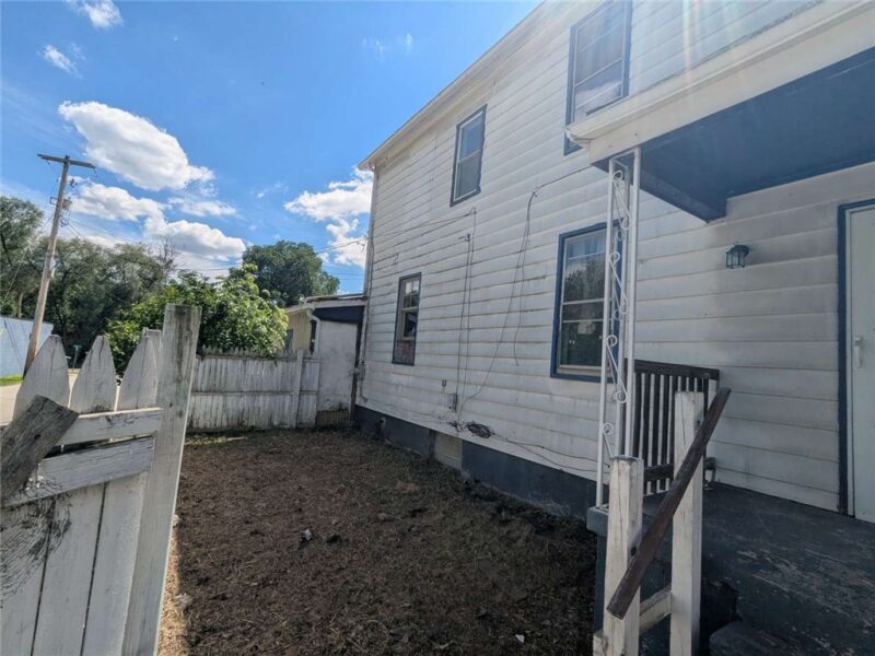 46 S Railroad St — photo 2