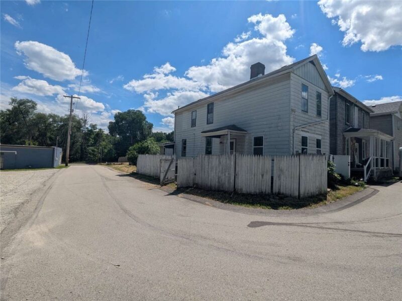 46 S Railroad St — photo 3