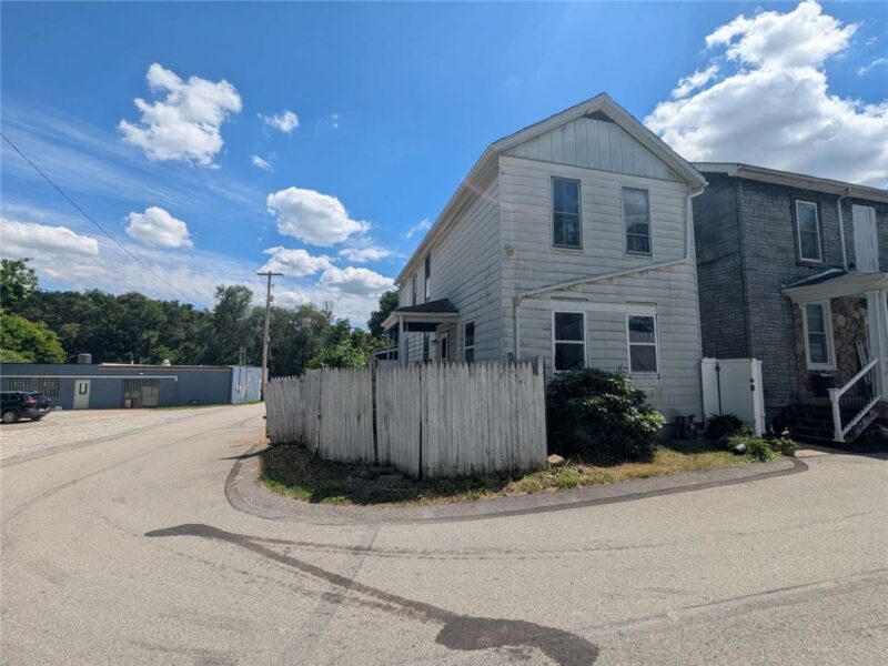 46 S Railroad St — photo 4
