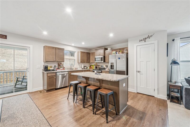 424 Dogwood Court — photo 7