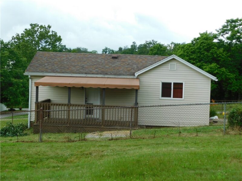 27 Community Avenue — photo 2