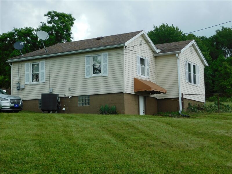 27 Community Avenue — photo 4