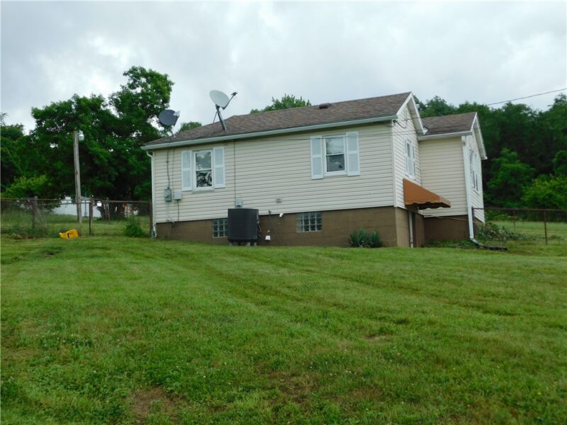 27 Community Avenue — photo 5