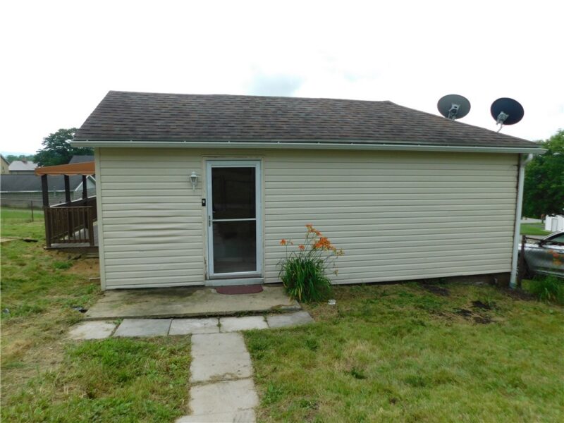 27 Community Avenue — photo 7
