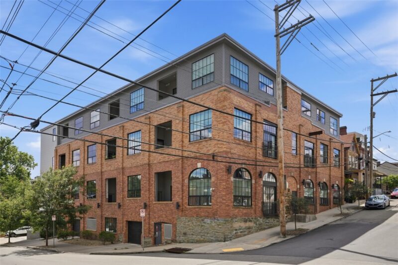 622 Gross Street 106 — photo 2