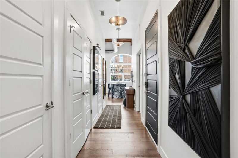 622 Gross Street 106 — photo 3
